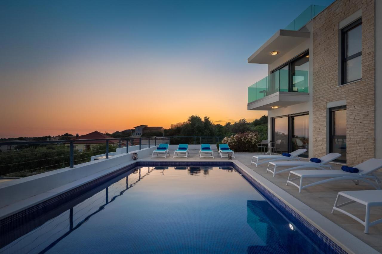 Sun Resort Apartments Zečevo 外观 照片