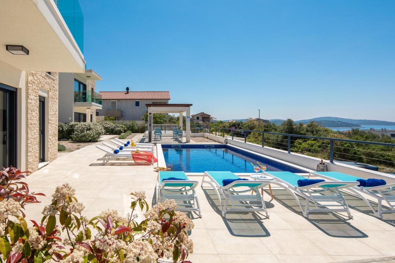 Sun Resort Apartments Zečevo 外观 照片